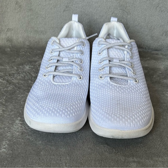Athletic Works Sneakers Womens Size 11 White Lace Up Shoes Memory Foam - Picture 3 of 7